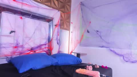 Miaa  online show from November 1, 12:20 pm