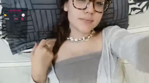 Snapshot of mia_boone chatting on December 5, 6:11 pm mia_boone online show from December 5, 6:11 pm