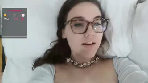 Snapshot of mia_boone chatting on January 23, 7:32 am mia_boone online show from January 23, 7:32 am