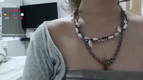 Snapshot of mia_boone chatting on January 24, 3:24 pm mia_boone online show from January 24, 3:24 pm