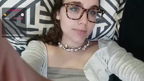 Snapshot of mia_boone chatting on December 3, 7:22 pm mia_boone online show from December 3, 7:22 pm