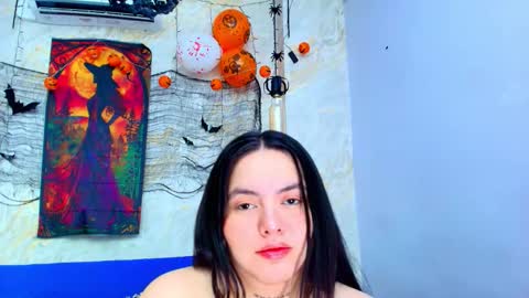 Snapshot of mia_candy_0 chatting on October 28, 12:11 pm Mia online show from October 28, 12:11 pm