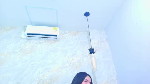 Snapshot of mia_candy_0 chatting on October 15, 12:19 pm Mia online show from October 15, 12:19 pm