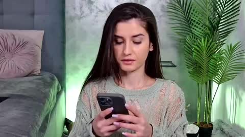 Snapshot of mia_carter99 chatting on February 16, 9:16 pm Freya Allen online show from February 16, 9:16 pm