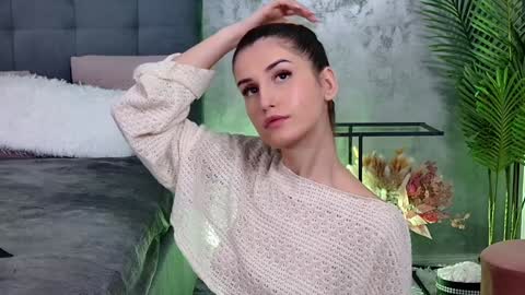 Snapshot of mia_carter99 chatting on January 21, 9:15 pm Freya Allen online show from January 21, 9:15 pm