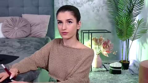Snapshot of mia_carter99 chatting on January 13, 11:06 pm Freya Allen online show from January 13, 11:06 pm