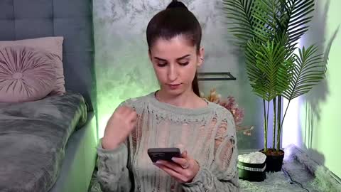 Snapshot of mia_carter99 chatting on February 6, 10:10 pm Freya Allen online show from February 6, 10:10 pm