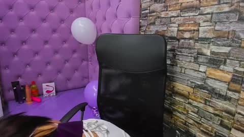 mia_charlothe online show from December 7, 3:04 am