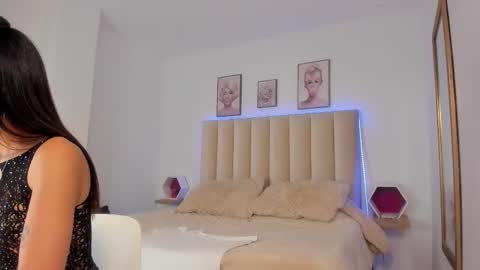 mia_corner online show from September 22, 5:22 pm