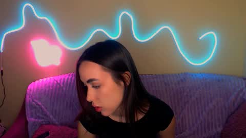 Snapshot of mia_cutie77 chatting on October 19, 9:00 am mia_cutie77 online show from October 19, 9:00 am