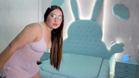 Mia Cuttee online show from September 30, 4:07 am