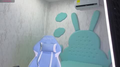 Mia Cuttee online show from September 28, 3:13 am