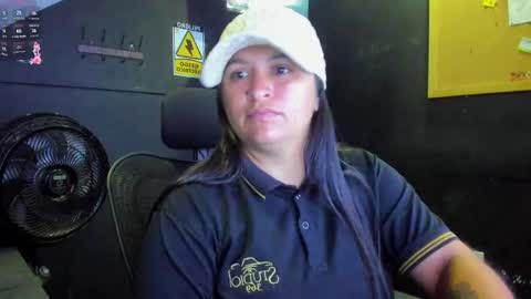 Snapshot of mia_daniela_ chatting on September 28, 7:41 pm Mia daniela online show from September 28, 7:41 pm