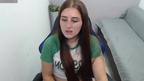 Mia online show from October 15, 1:36 pm