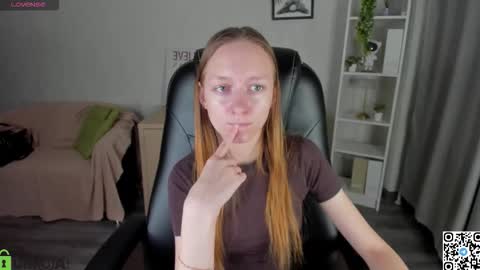 mia_e1fie online show from November 4, 10:09 am