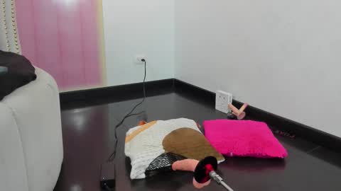 Mia Elan online show from September 24, 7:57 pm