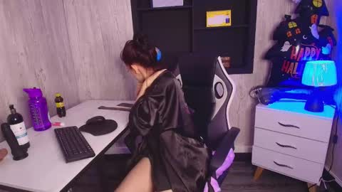 Snapshot of mia_esposito2 chatting on October 26, 5:03 am mia_esposito2 online show from October 26, 5:03 am