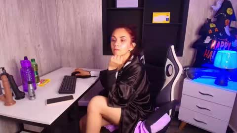 Snapshot of mia_esposito2 chatting on October 28, 3:56 am mia_esposito2 online show from October 28, 3:56 am