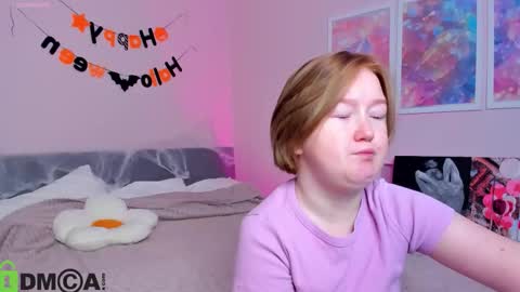 Snapshot of mia_ferd chatting on October 29, 2:49 am Mia online show from October 29, 2:49 am