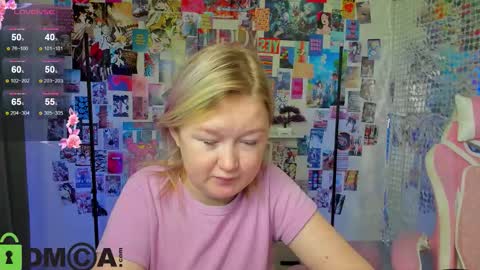 Snapshot of mia_ferd chatting on October 6, 7:47 am Mia online show from October 6, 7:47 am