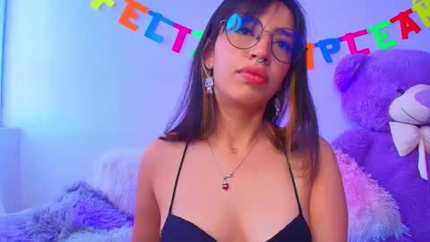 Mia flames online show from November 25, 9:37 pm