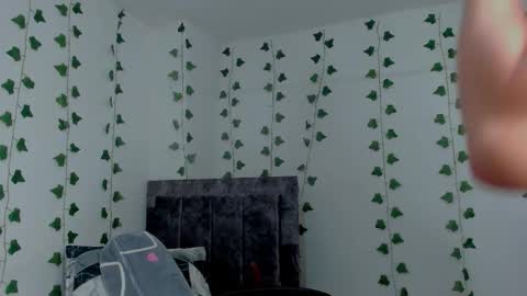 Snapshot of mia_garcia2 chatting on October 18, 10:22 pm MIA online show from October 18, 10:22 pm