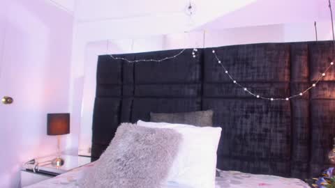 Snapshot of mia_garcia2 chatting on December 4, 9:24 pm MIA online show from December 4, 9:24 pm