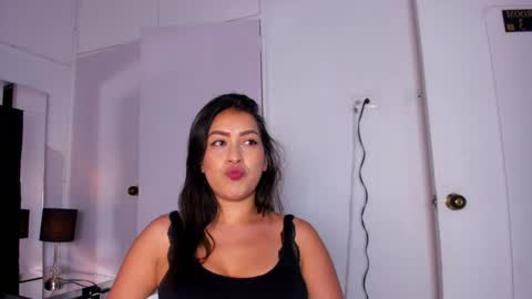 Snapshot of mia_garcia2 chatting on February 5, 8:46 pm MIA online show from February 5, 8:46 pm