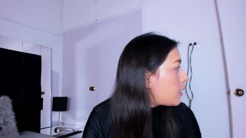 Snapshot of mia_garcia2 chatting on December 6, 8:39 pm MIA online show from December 6, 8:39 pm