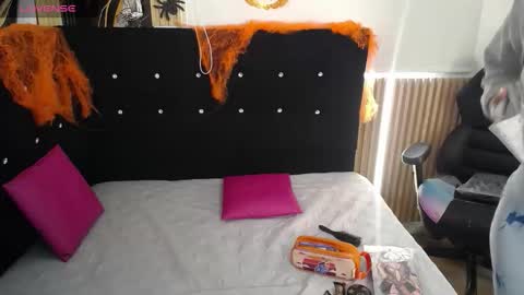 mia_garcia28 online show from November 3, 1:15 pm