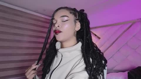 Mia online show from March 7, 3:57 am