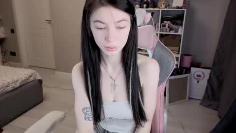 MIA HELP ME REACH 100 LIKES online show from February 4, 3:37 pm