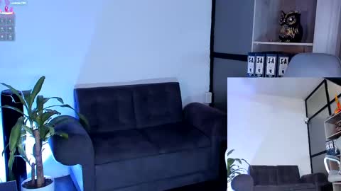 Snapshot of mia_hotwife chatting on September 12, 10:28 pm Mia.... Nice to meet you thumb up me please its important online show from September 12, 10:28 pm