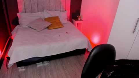 Val  online show from March 12, 8:00 pm