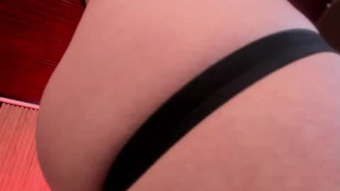 Snapshot of mia_jagger chatting on September 24, 12:37 pm Val online show from September 24, 12:37 pm