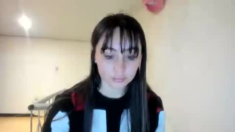 mia kaneee online show from December 18, 8:35 pm