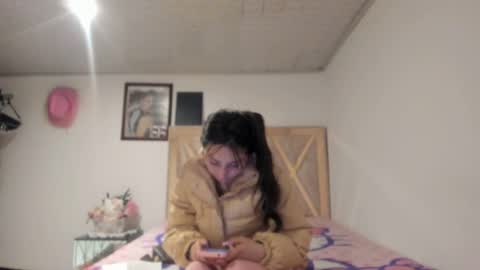 Snapshot of mia_kanee chatting on October 7, 12:37 am mia kaneee online show from October 7, 12:37 am