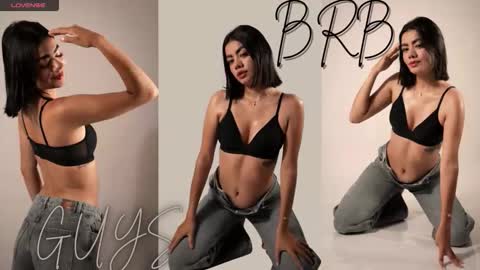 Snapshot of mia_kisses2 chatting on September 17, 3:15 am Mia online show from September 17, 3:15 am