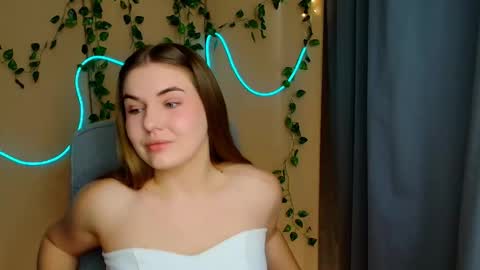 mia_lemm online show from March 9, 8:50 am