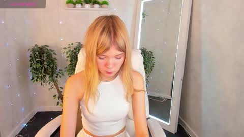 Minnie online show from October 8, 12:20 pm