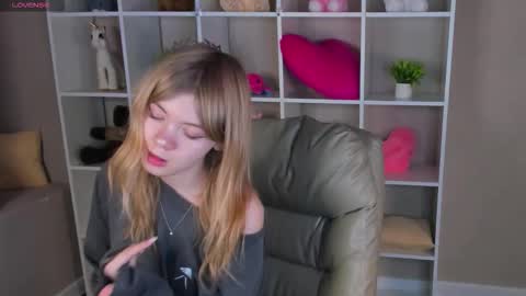 Minnie online show from November 20, 9:43 am