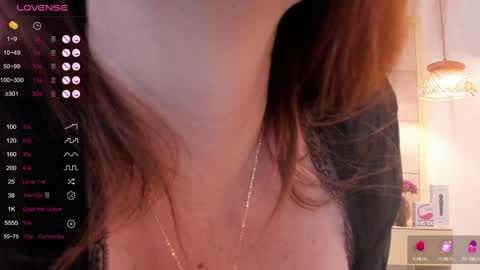 Mia online show from February 5, 6:48 pm