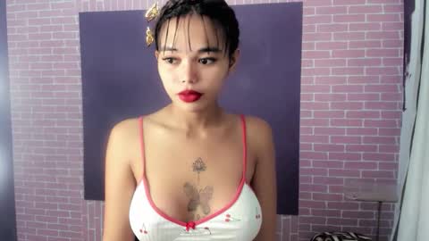 M I A online show from October 1, 9:36 am