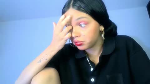 mia lucy 21 online show from June 6, 7:03 am