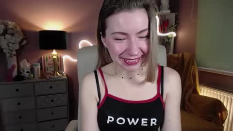 Snapshot of mia_luxx92 chatting on February 6, 7:35 am Mia online show from February 6, 7:35 am