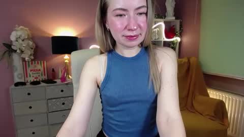 Snapshot of mia_luxx92 chatting on January 23, 7:54 am Mia online show from January 23, 7:54 am