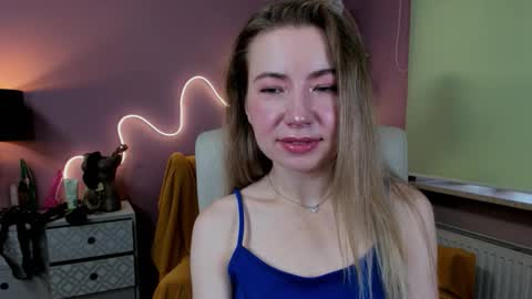 Mia online show from September 24, 7:07 am