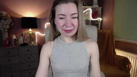 Snapshot of mia_luxx92 chatting on February 3, 7:18 am Mia online show from February 3, 7:18 am