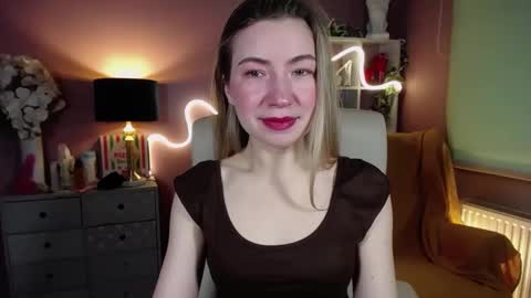 Snapshot of mia_luxx92 chatting on February 16, 7:37 am Mia online show from February 16, 7:37 am