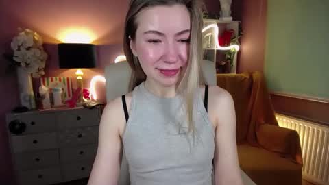 Snapshot of mia_luxx92 chatting on January 19, 7:46 am Mia online show from January 19, 7:46 am